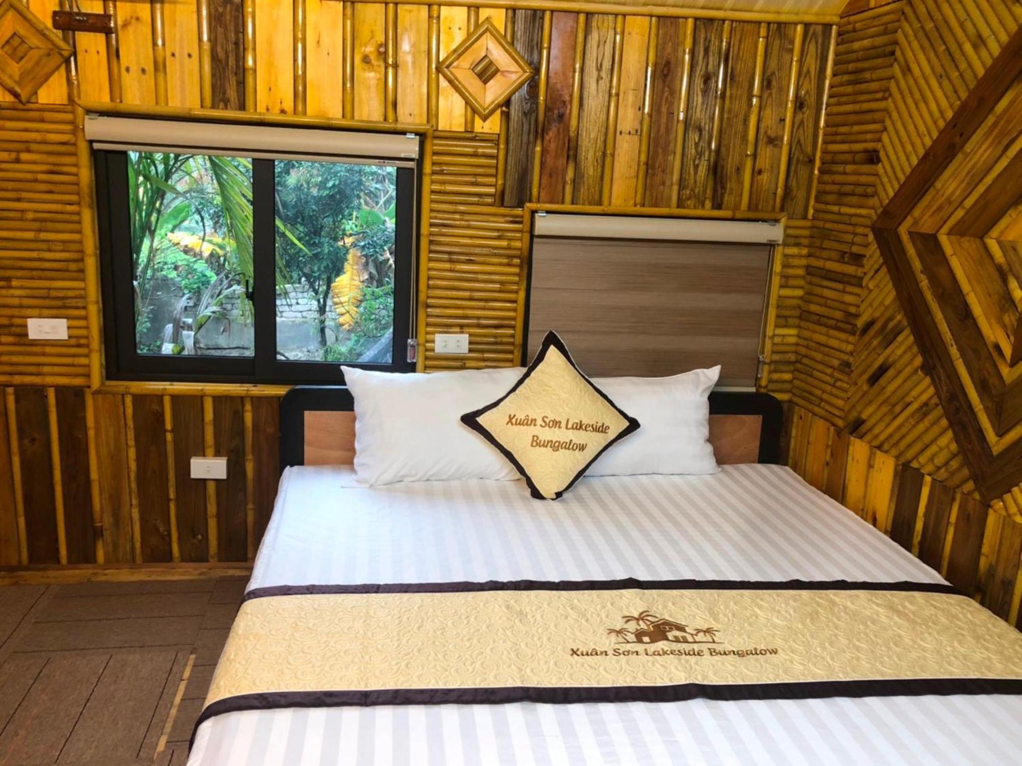 Xuan Son Lakeside Bungalow Нин Бин Екстериор снимка