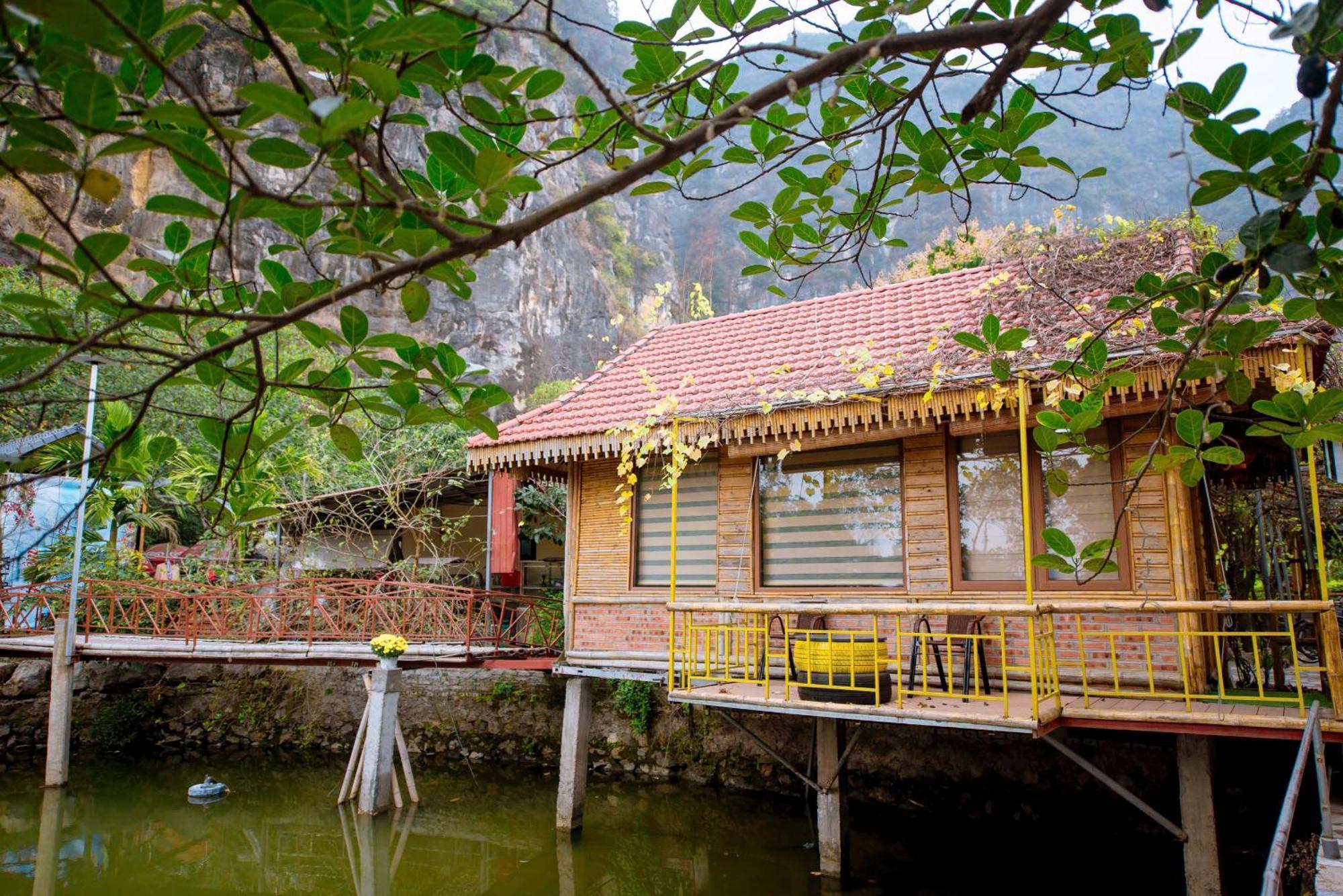 Xuan Son Lakeside Bungalow Нин Бин Екстериор снимка