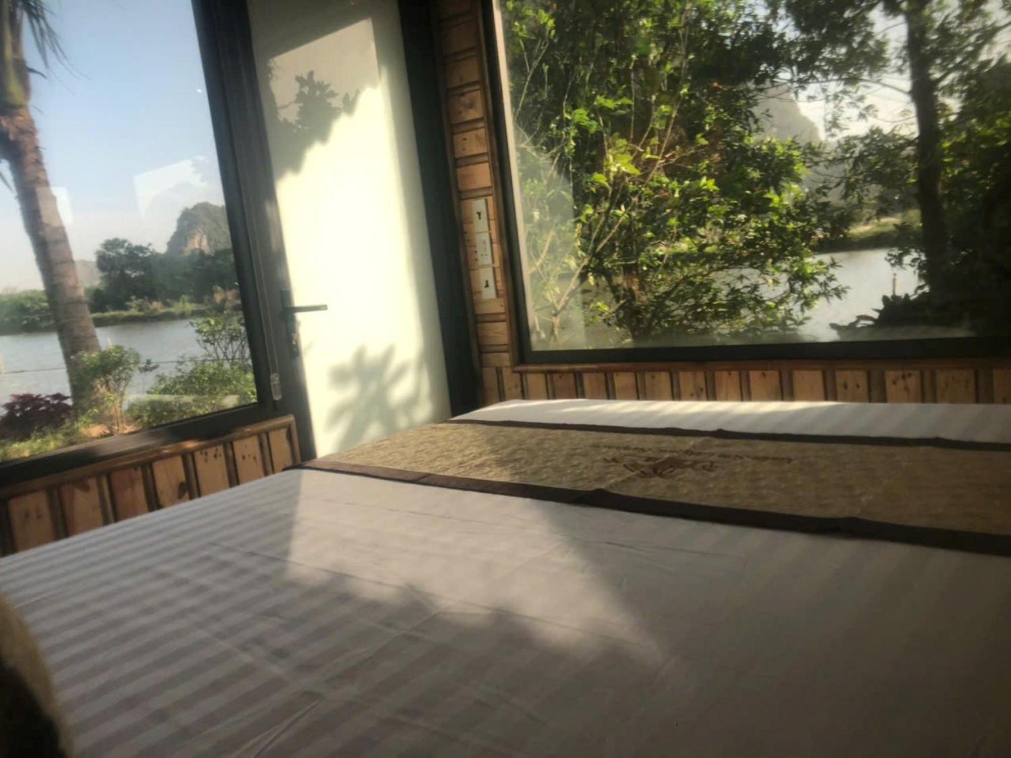 Xuan Son Lakeside Bungalow Нин Бин Екстериор снимка