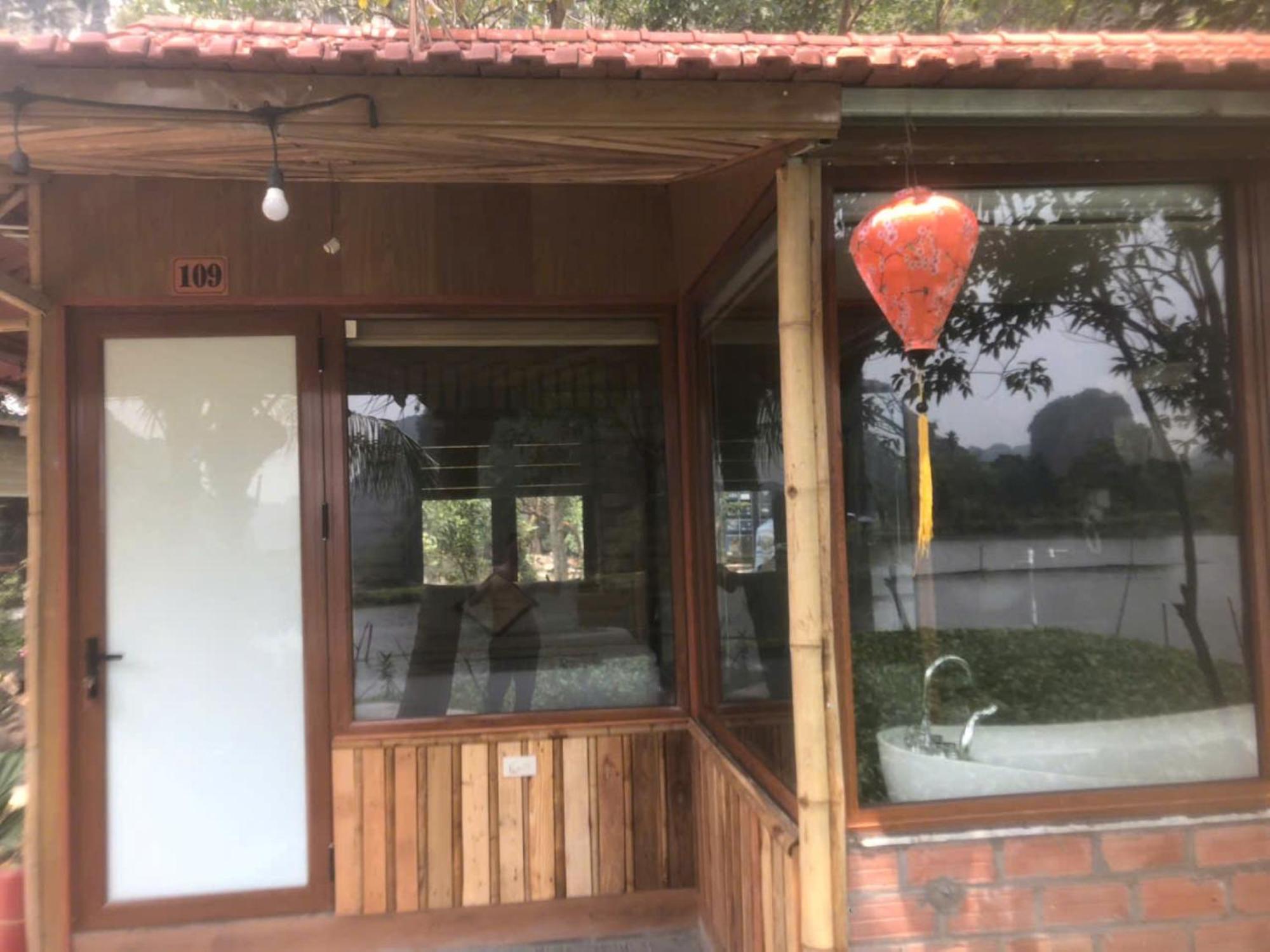Xuan Son Lakeside Bungalow Нин Бин Екстериор снимка