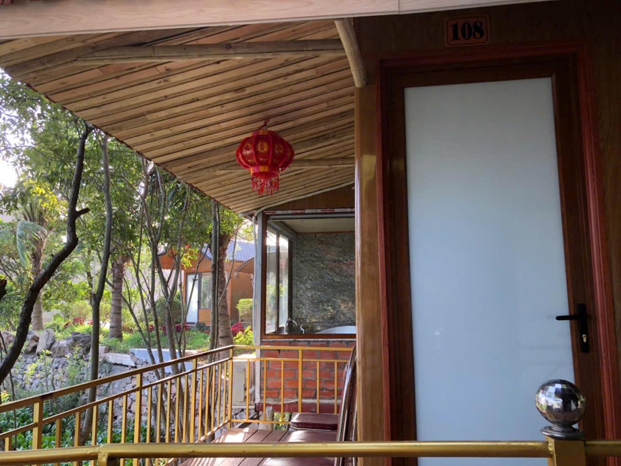 Xuan Son Lakeside Bungalow Нин Бин Екстериор снимка